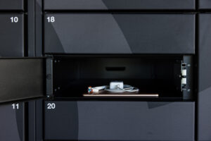 IT exchange laptop in smart locker